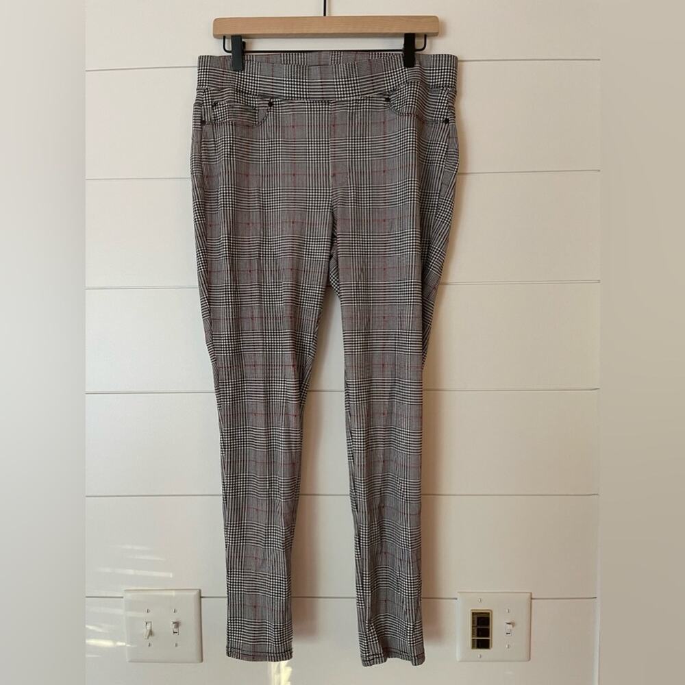 Seven7 Black White Red Herringbone Plaid Pull-On Leggings‎